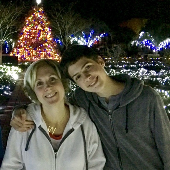 Meet Your Posher - Picture 7 of 7